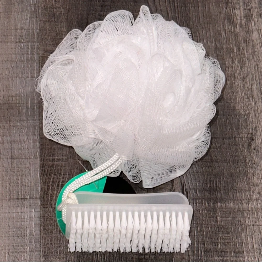 💞 New White Loofah & Nail Brush Hygiene Set